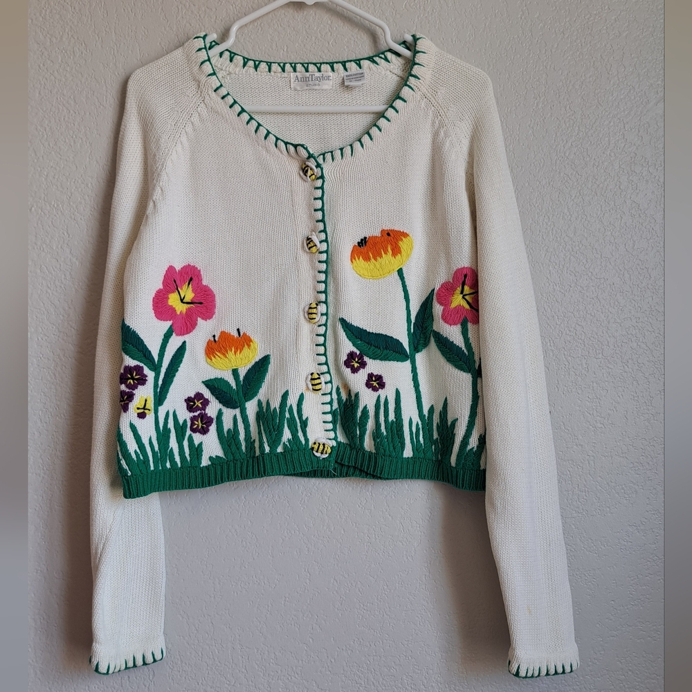 Vintage Ann Taylor Floral Embroidered Novelty Print Button Down Sweater Size S